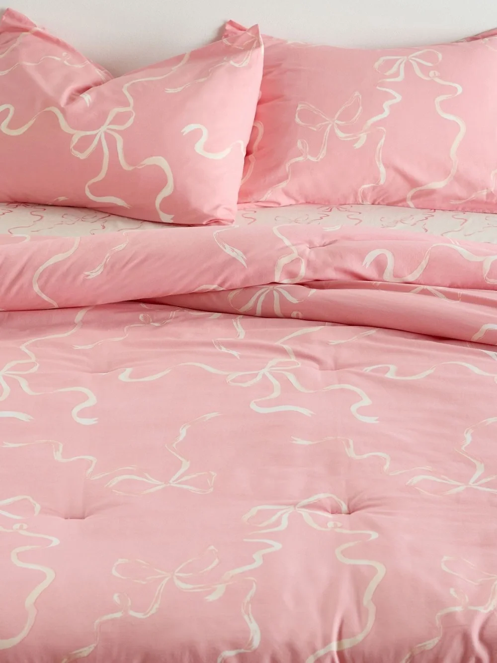 Urban Outfitters Painted Bows Patterned Comforter Set FULL/QUEEN new in package